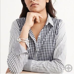 Abercrombie & Fitch Black and White Button Down Shirt